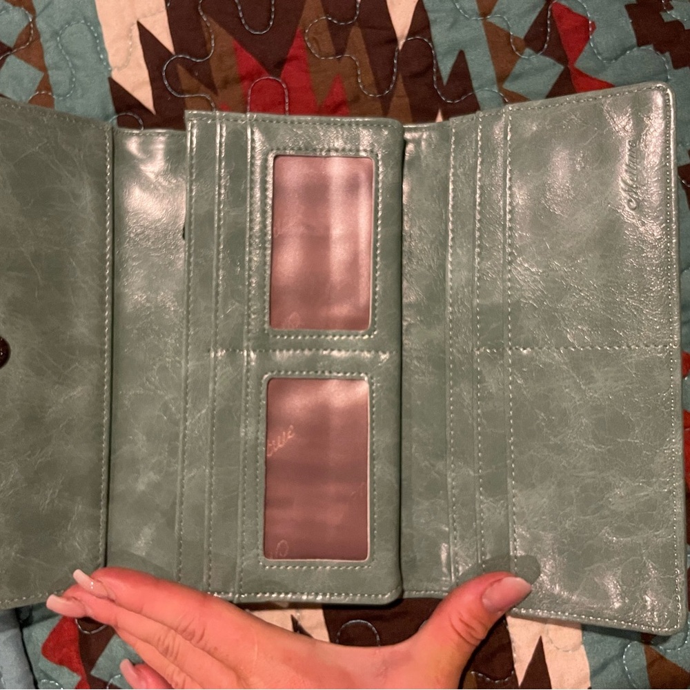 OppoSuits Green Embossed Wallet - Picture 2 of 5